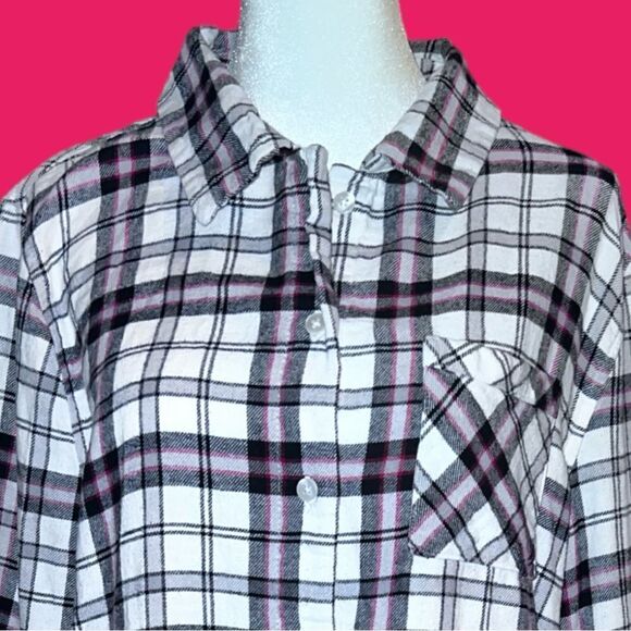 Serra new plaid flannel nightgown! - Picture 2 of 8